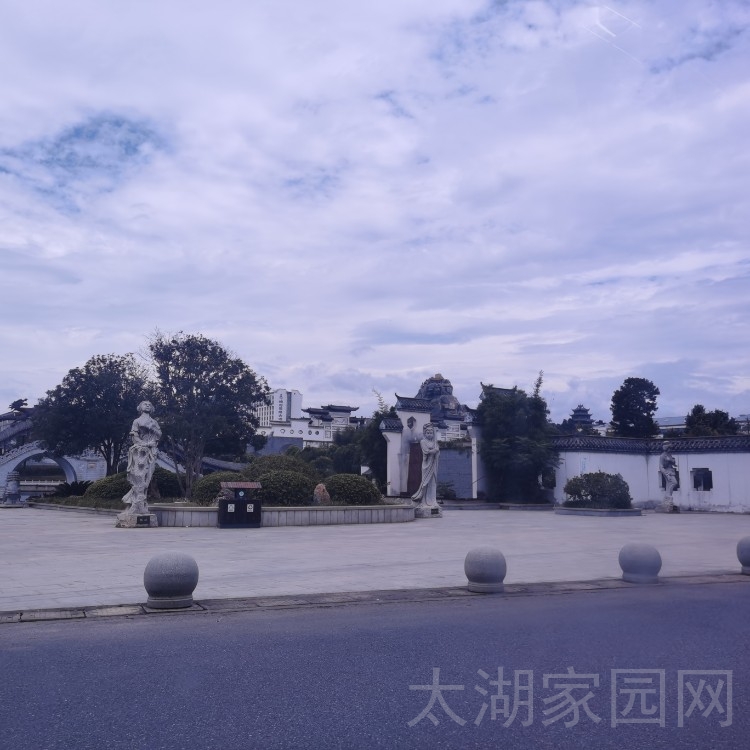 文博园烟雨江旁两室一厅一厨一卫7500元/年