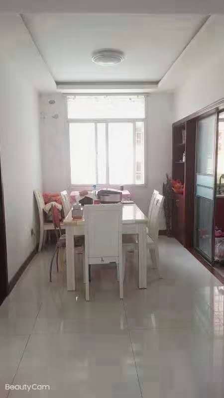 宏泰花园  109㎡  精装带车库  93.8万元