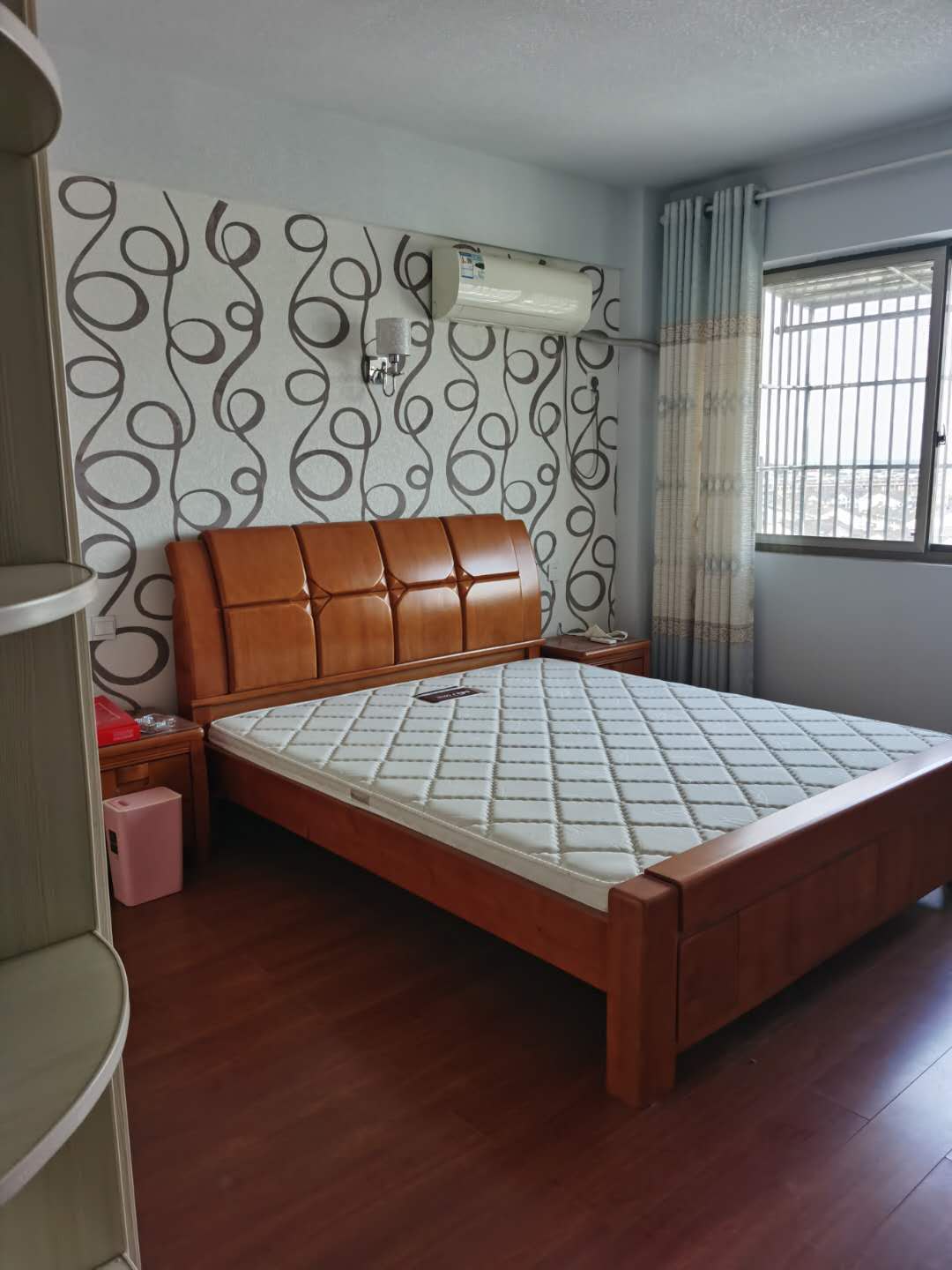 烟雨江南  75平 75平复式楼，78万拎包入住? 有钥匙?随时看房18130529116