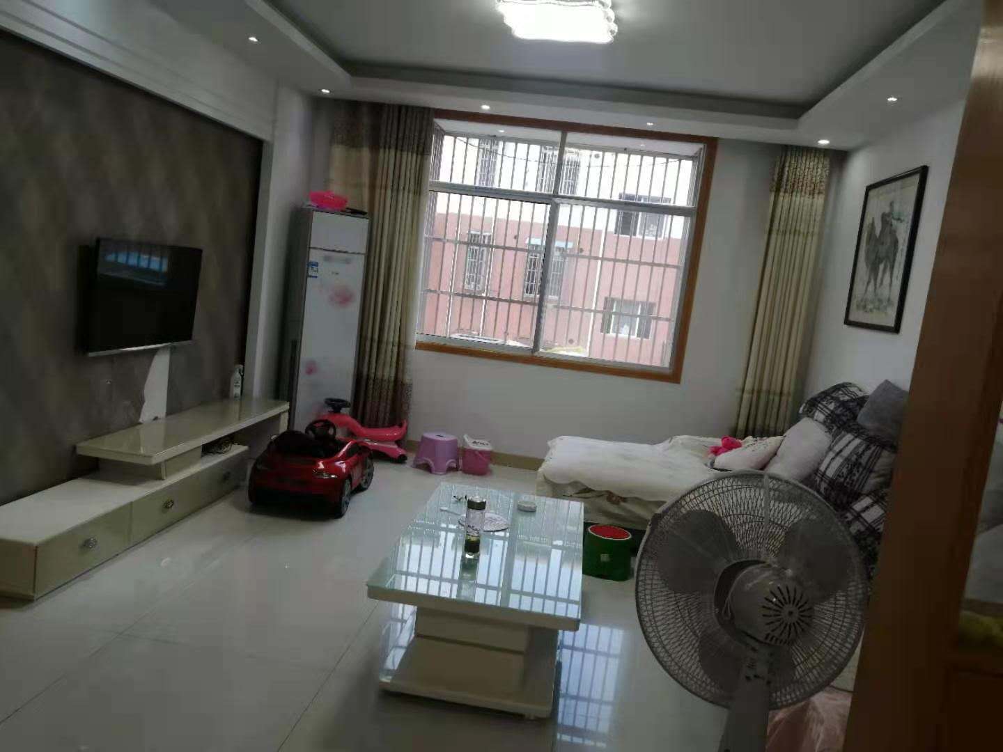 宏泰花园好楼层  125㎡ 精装带杂物间 107.8万元