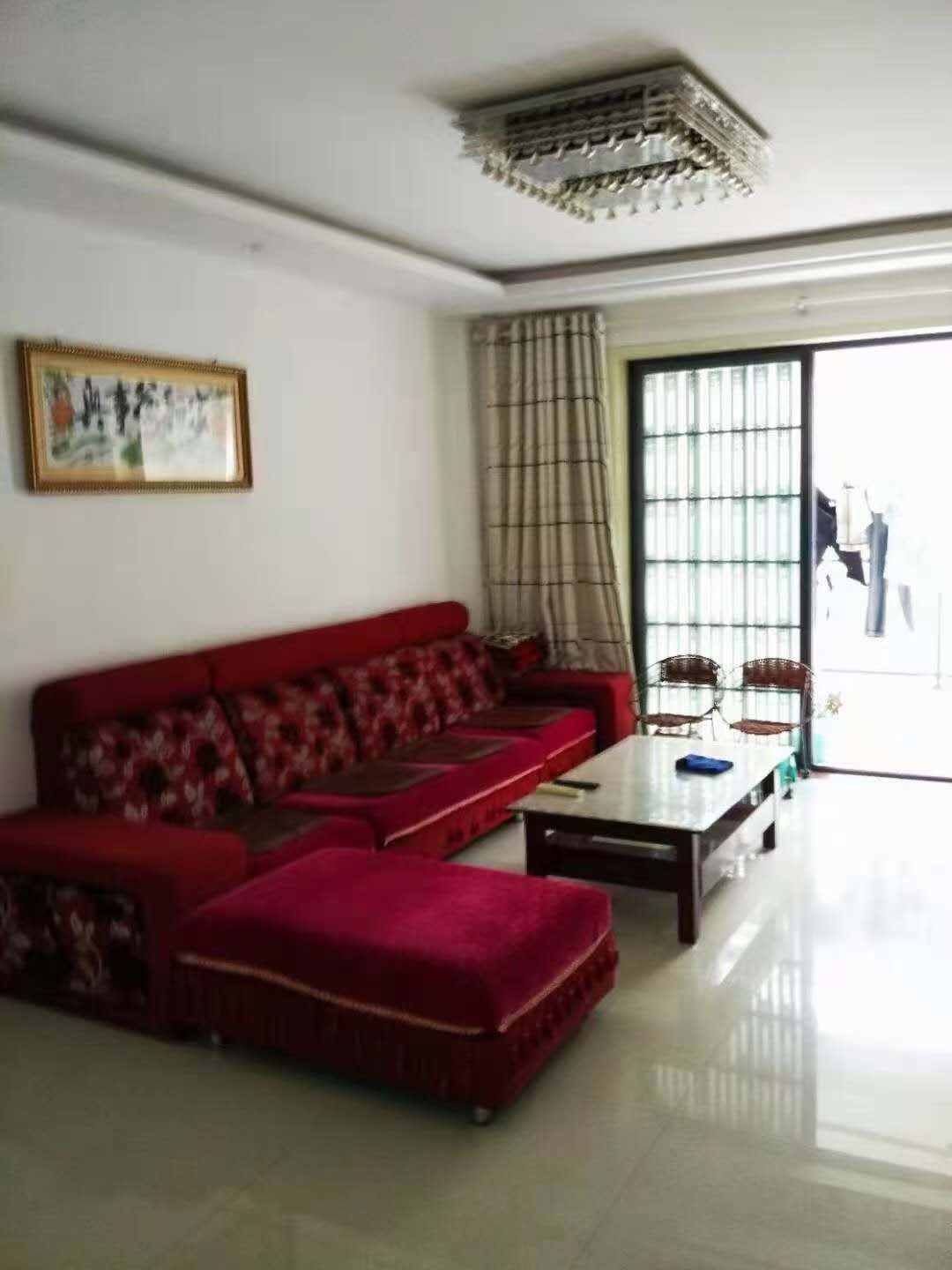 晋湖家园  140㎡三室两厅两卫 1600元/月