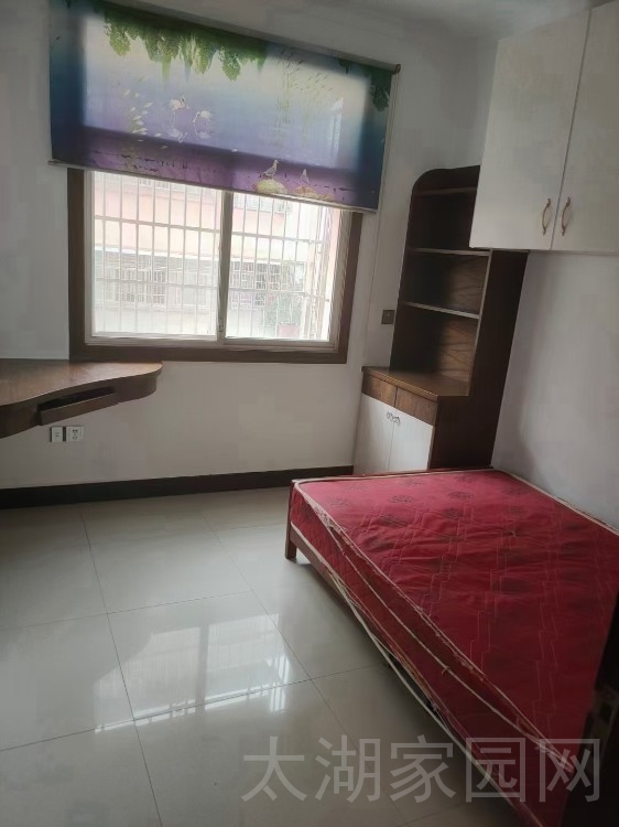 天龙新村  114㎡精装带杂物间 96.8万元