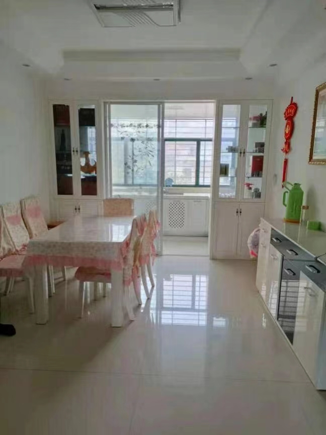 天泰花园  131㎡  精装修带杂物间