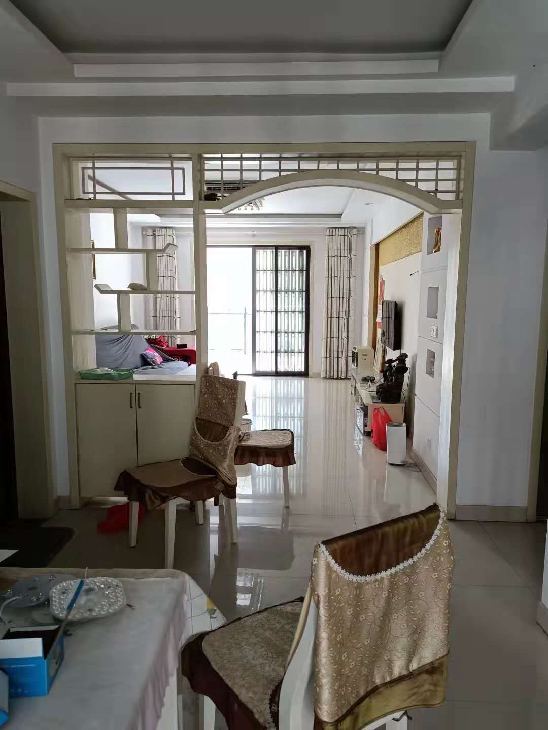 晋湖家园  130㎡三室两厅两卫 1600元/月