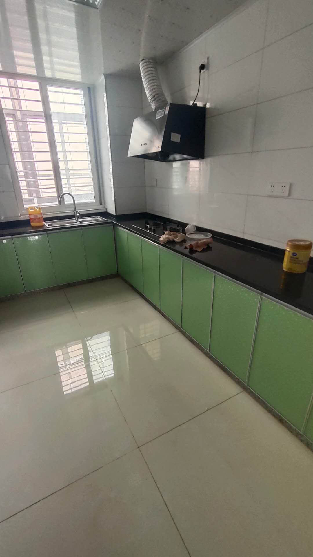 晋湖家园  90㎡两室两厅一厨一卫 1300元/月