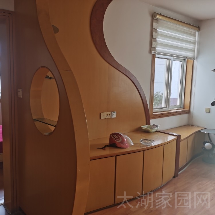 晋湖山庄  91㎡ 三室两厅一厨一卫74.8万，首付20万