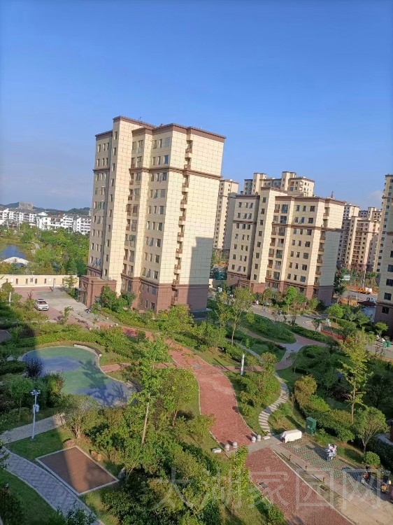 太湖县御湖城  113㎡ 三室两厅两卫，毛坯现房，立马过户