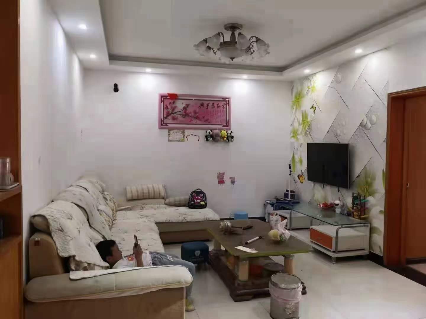 宏泰花园  109㎡三室两厅一厨一卫 83.8万元