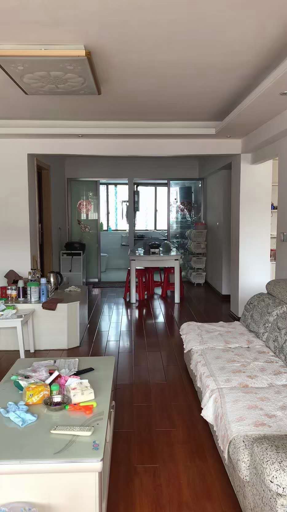 文博园烟雨江南  100㎡三室两厅一卫 1250元/月