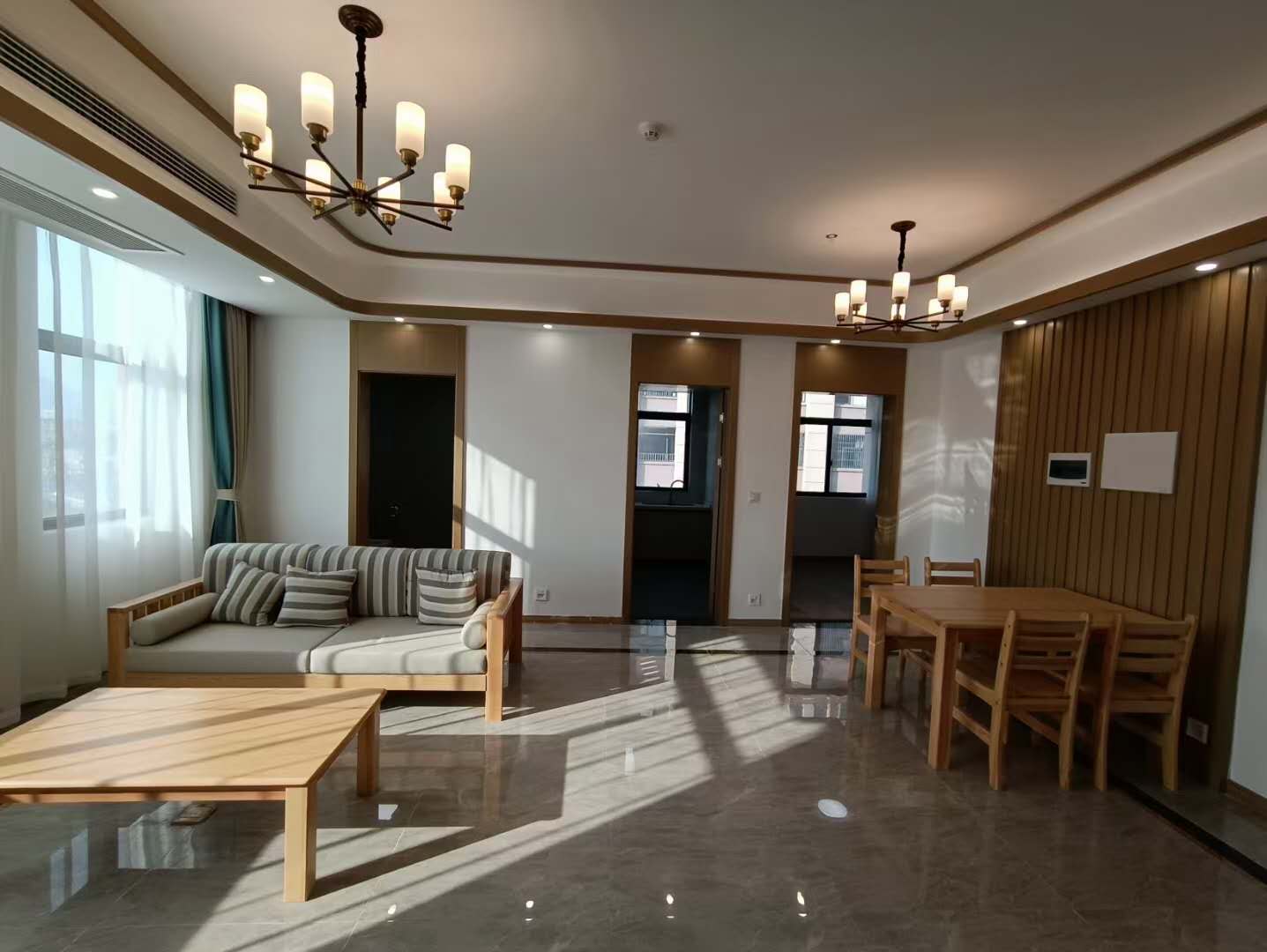 御湖城  120㎡ 三室两厅两卫71.8万元