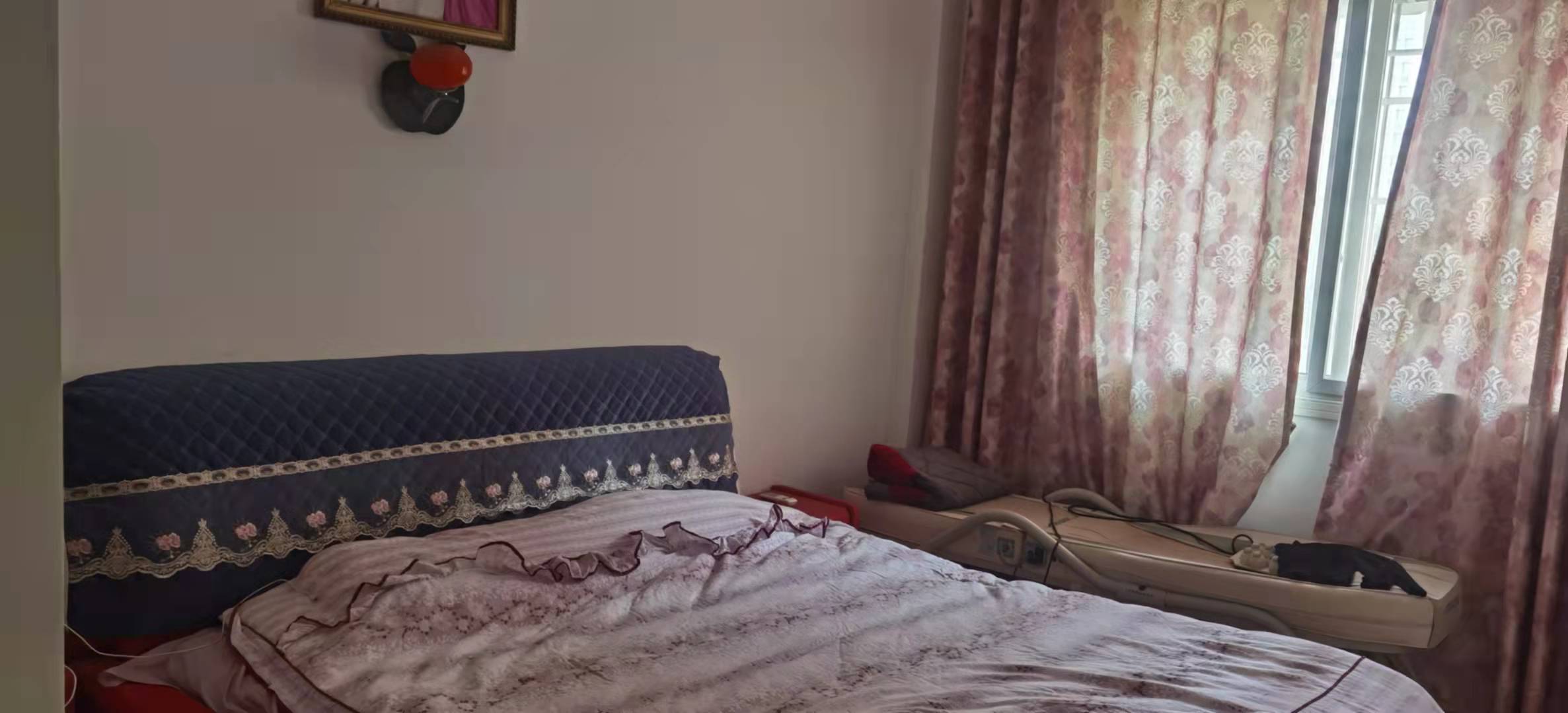 晶星家园好楼层  127㎡  精装修带21㎡杂物间 128万元