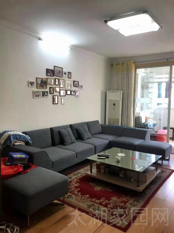 振龙山庄 三室两厅两卫精装修拎包入住  127㎡ 96.8万元