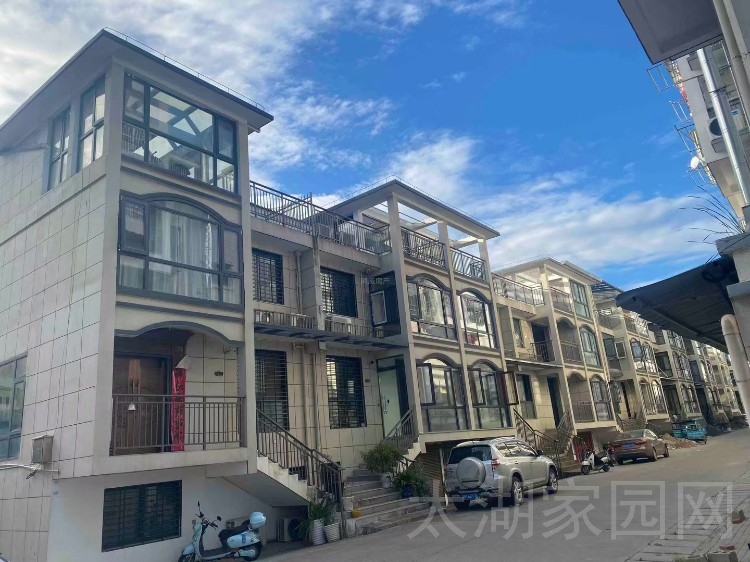 直接上名，首付38万四室两厅两卫  电梯 135㎡ 100.8万元
