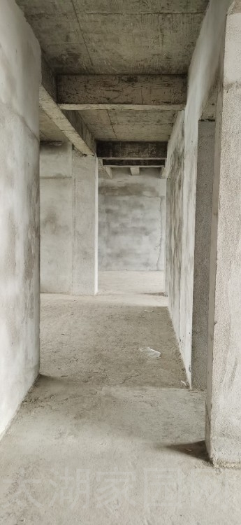 龙山路  三室两厅两卫电梯好楼层  127㎡ 108.8万元，税低