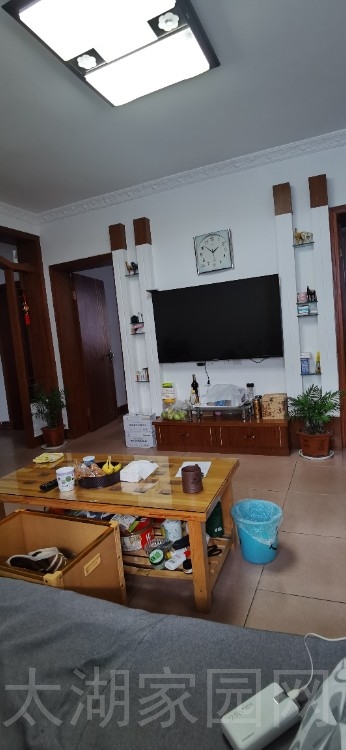 新城小学 与太中之间  大三房 107㎡ 88万元带个小门面