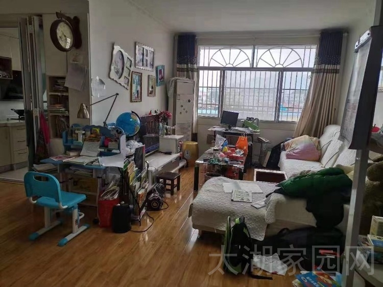 东山小区  104㎡ 82.8万元