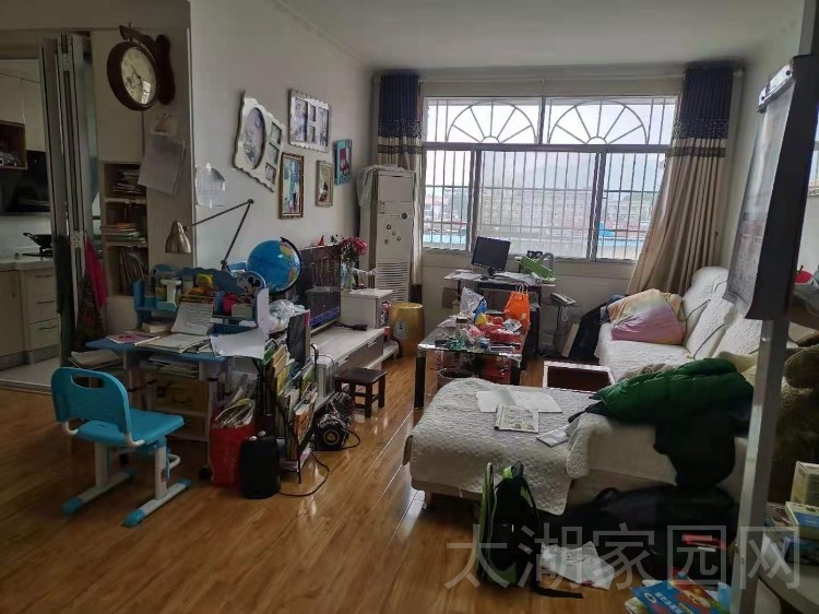 老新小附近，东山小区  104㎡带杂物间 82.8万元