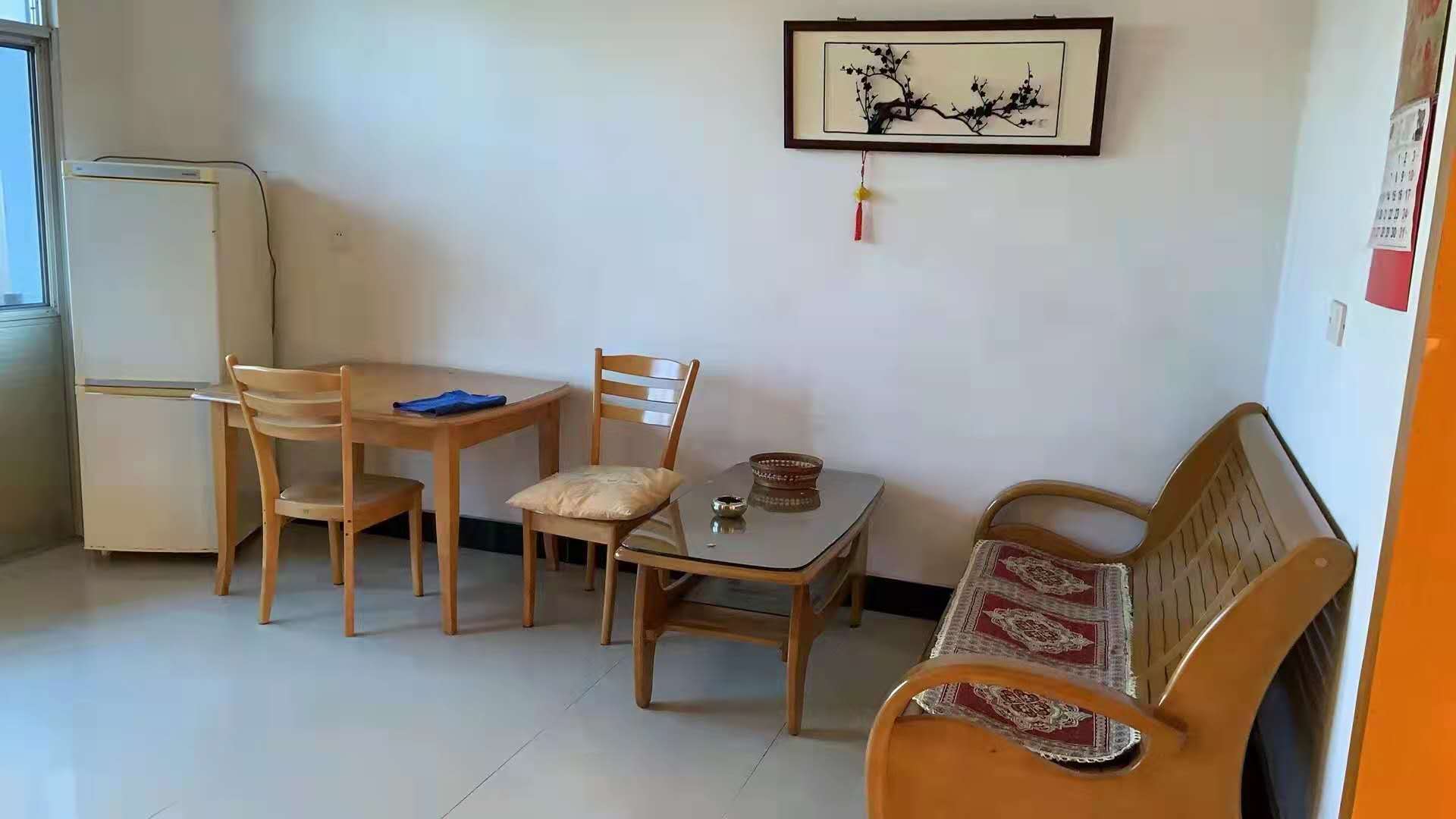 工行小区  80㎡ 两室两厅一厨一卫1250元/月