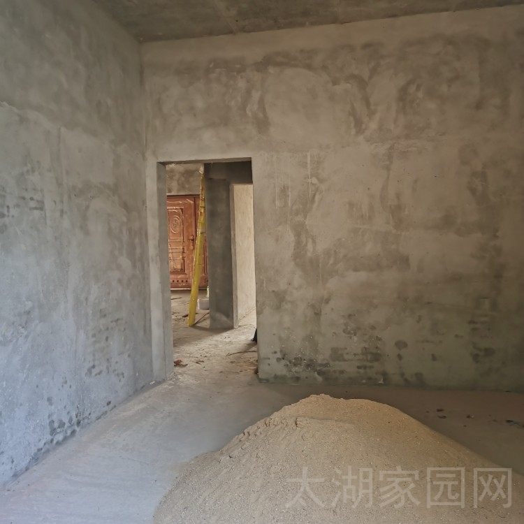 经纬汇通  118㎡三室两厅两卫 带车位93.8万