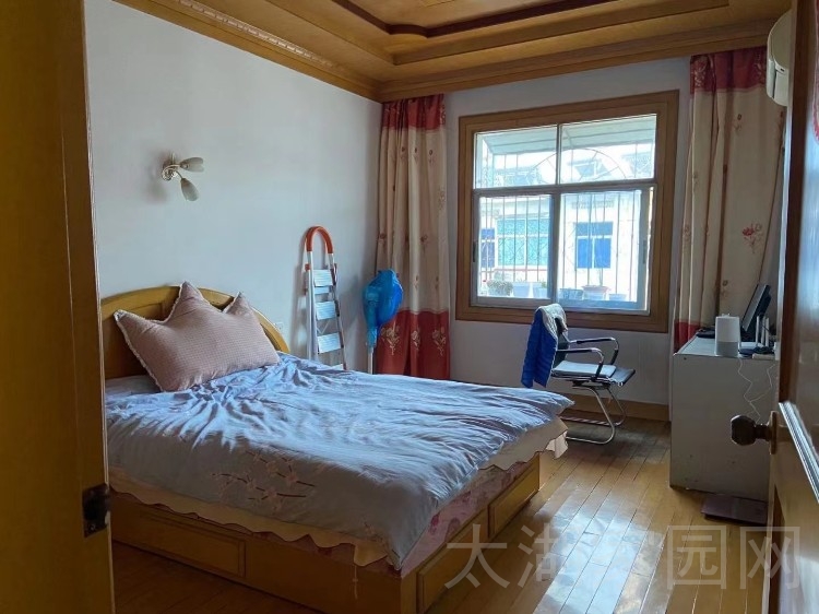 晋湖山庄小区  92㎡ 59.8万元