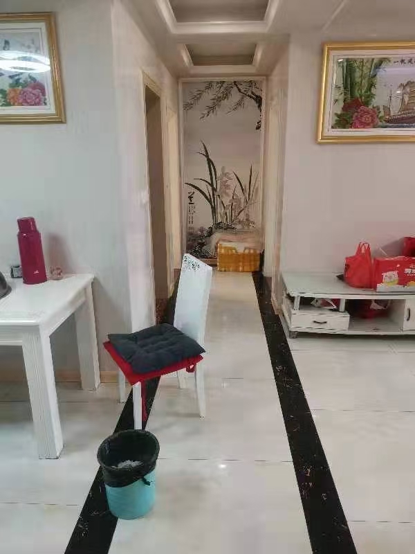 晋湖家园中间层  146㎡ 精装修  128.8万元