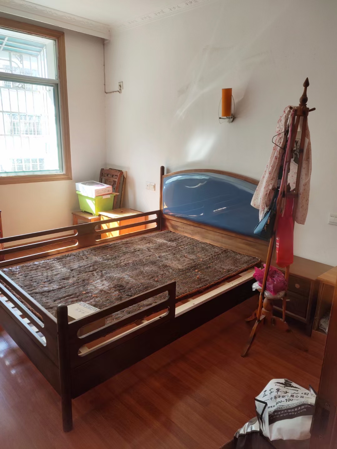 天龙新村黄金楼层  104㎡  精装修带车库76.8万元