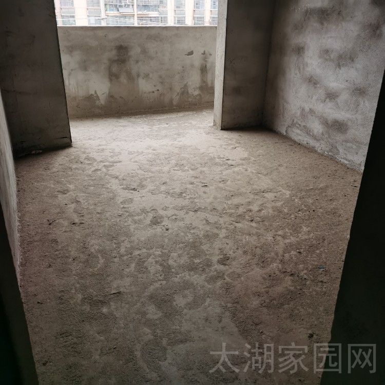 龙城庄园 旁 123㎡ 三室两厅两卫86.8万，首付26.8万