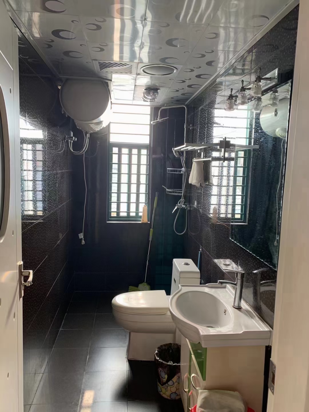 天泰花园  126㎡ 102万元