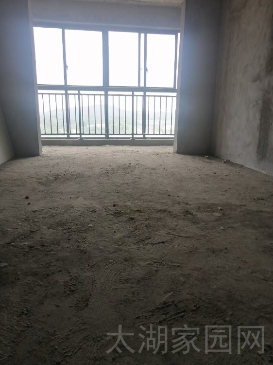 晋湖家园  140㎡ 111万元