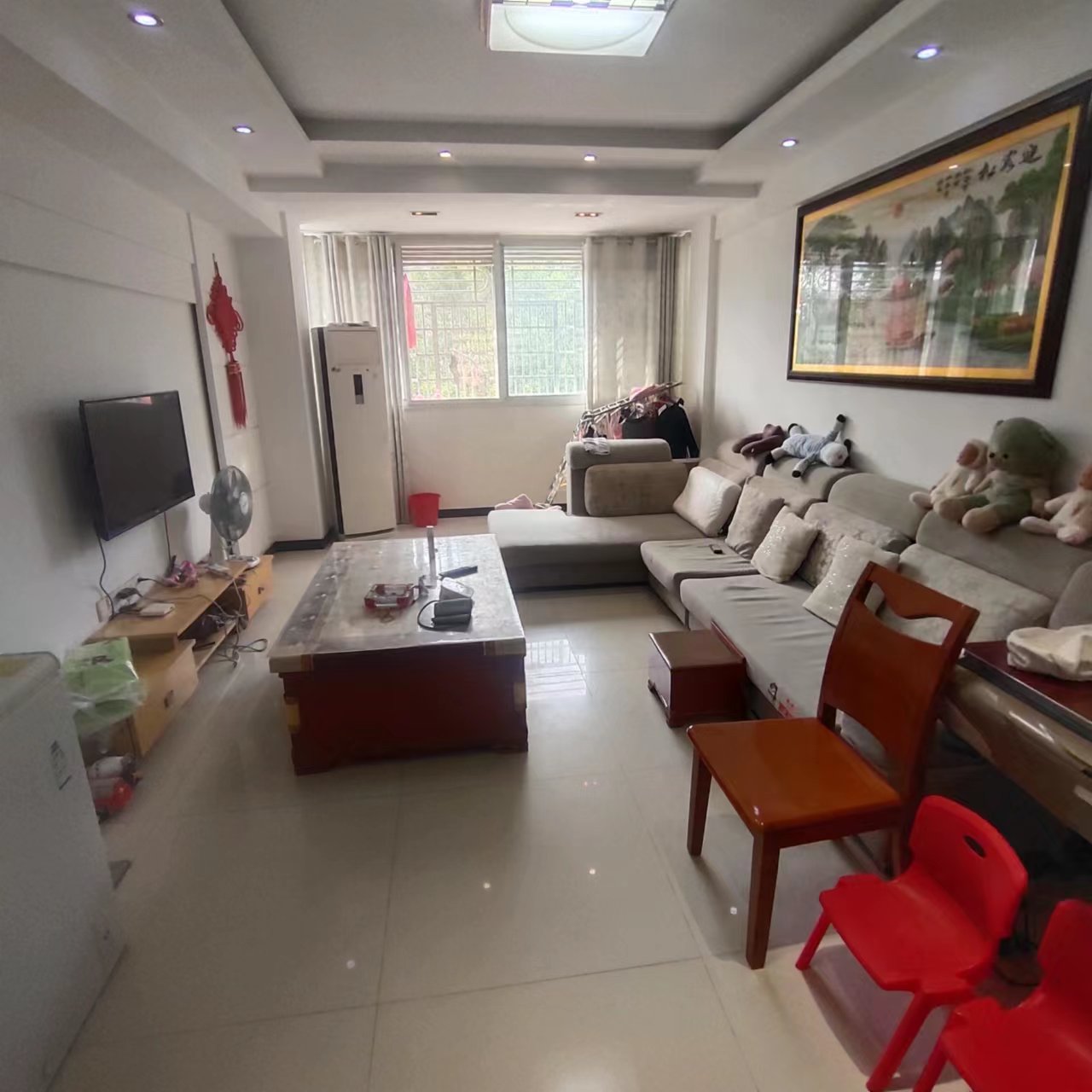 金色家园  126㎡ 三室两厅两卫带杂物间102.8万元