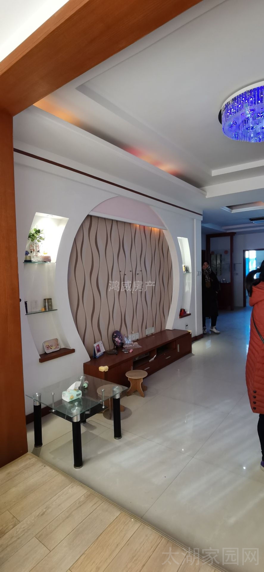 振龙山庄  买一层送一层，85万元，还送杂物间