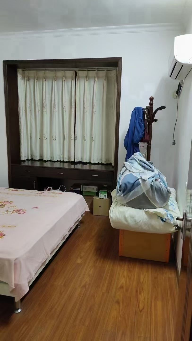 天龙景园  好楼层108㎡ 精装修三室两厅83.8万