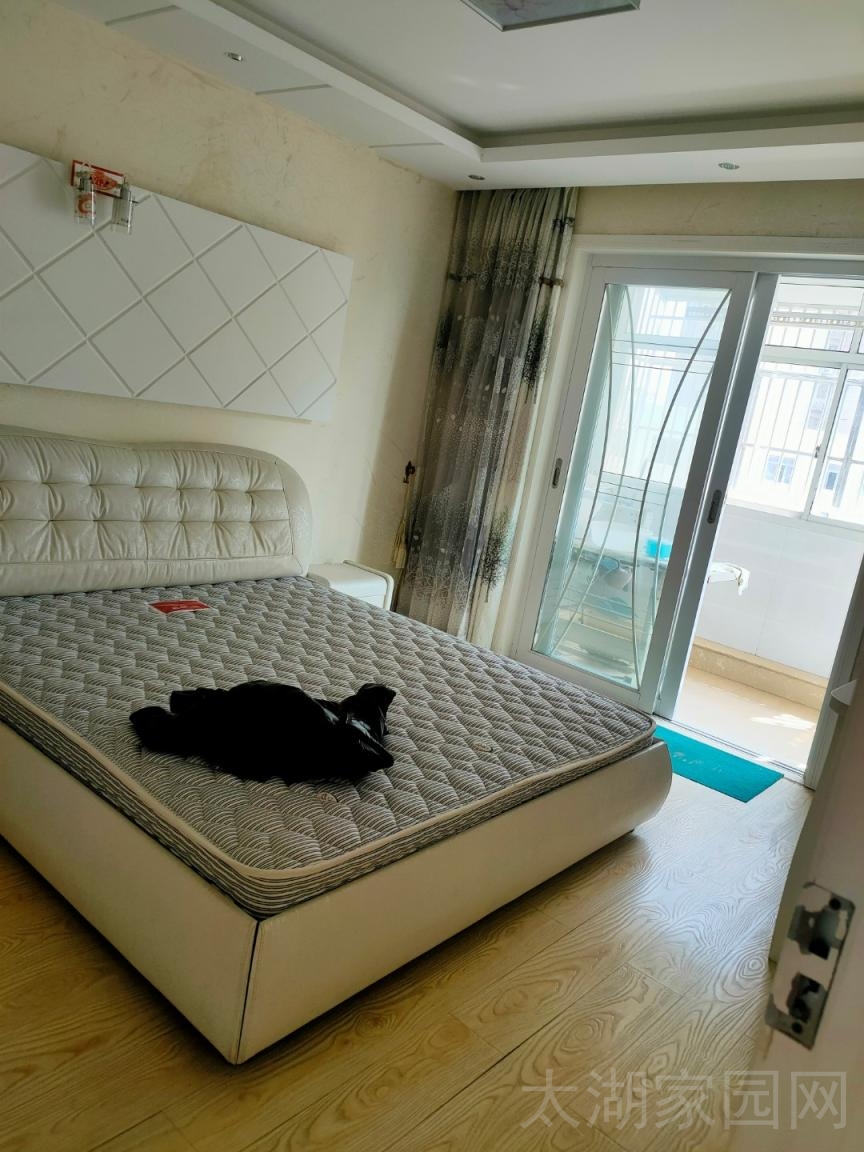 宏泰花园  122㎡ 95万元精装拎包入住