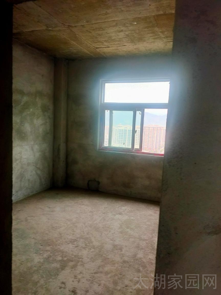新新小  128㎡ 92.00万元