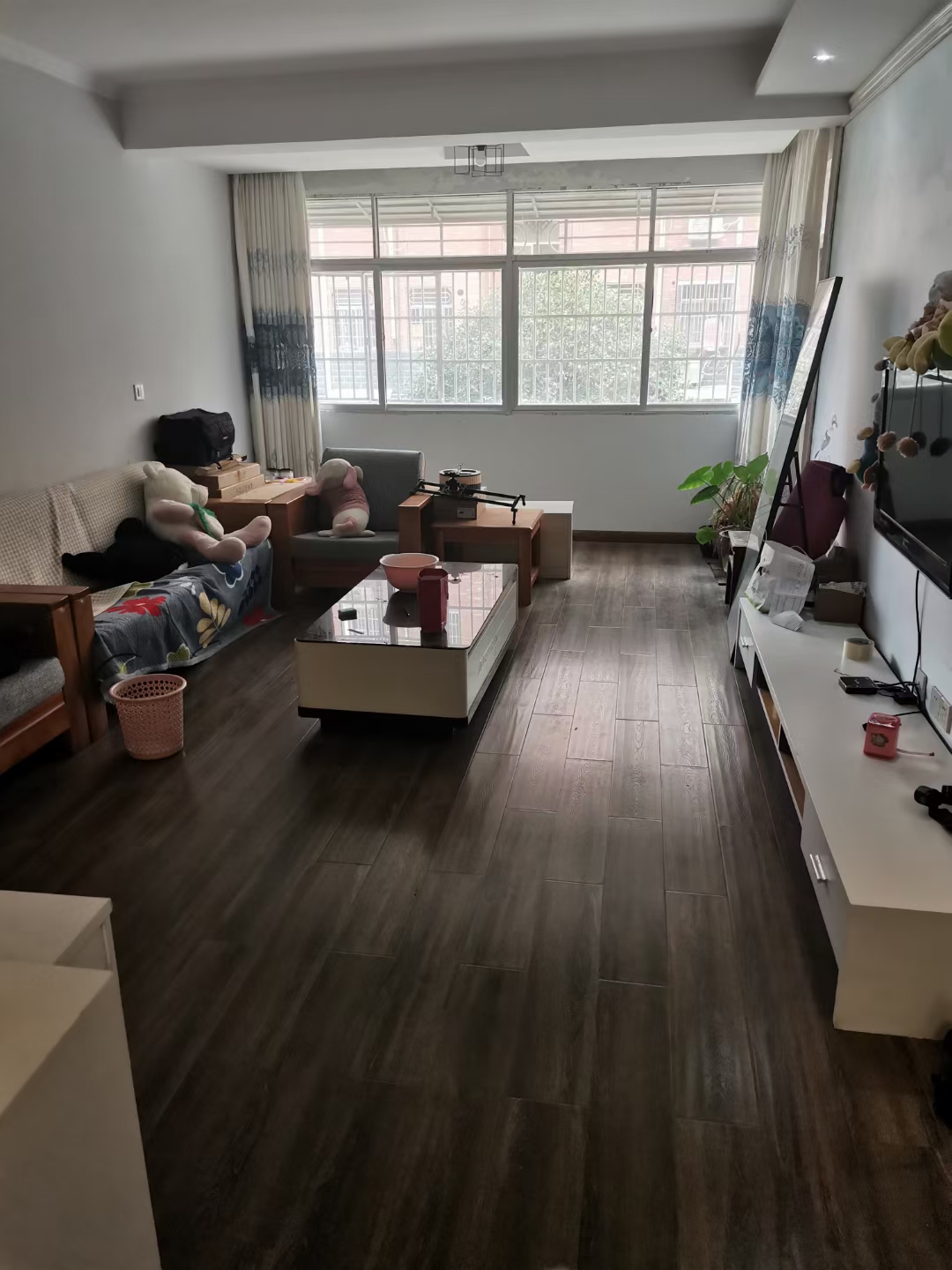 天龙景园，二小对面，  107㎡三室两厅一厨一卫售 76.8万元