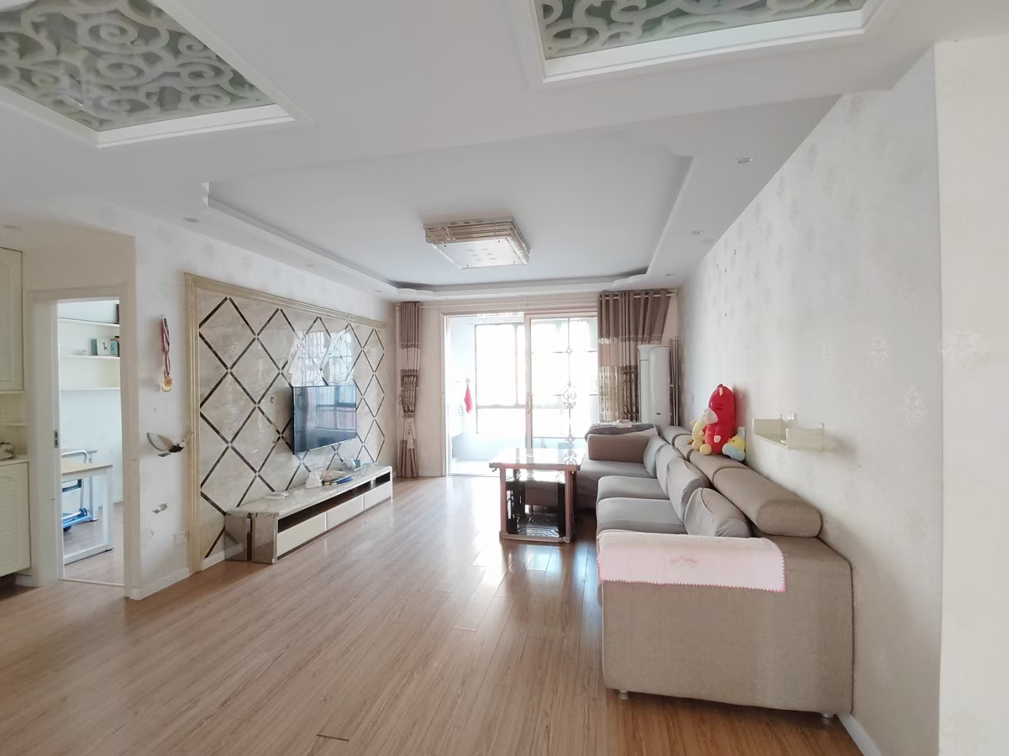 晋湖家园  134㎡三室两厅两卫 售110万元