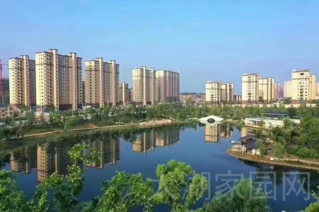 御湖城  127㎡➕车位三房两厅两卫  86.8万元