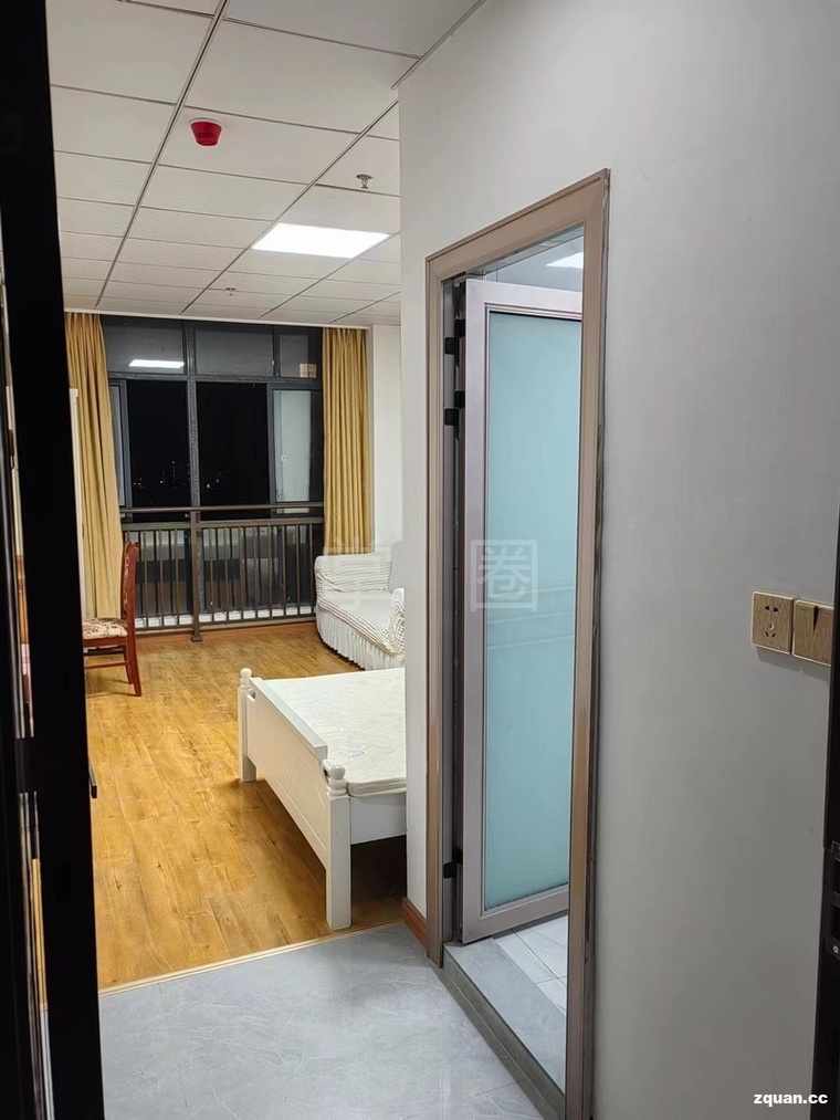 振龙山庄  35㎡ 700元/月