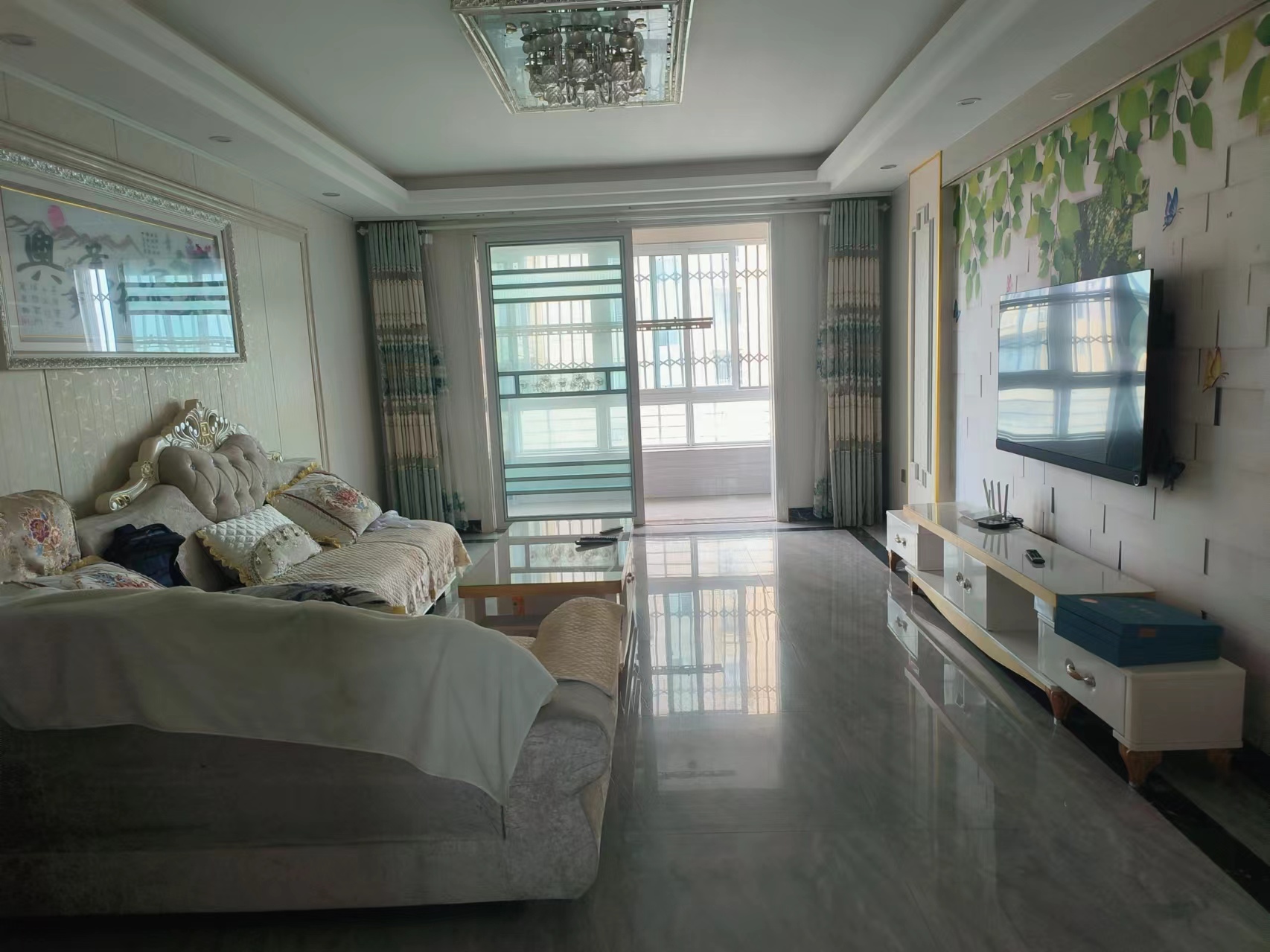 晋湖家园  143㎡，三室两厅两卫精装， 85万元，车位另算