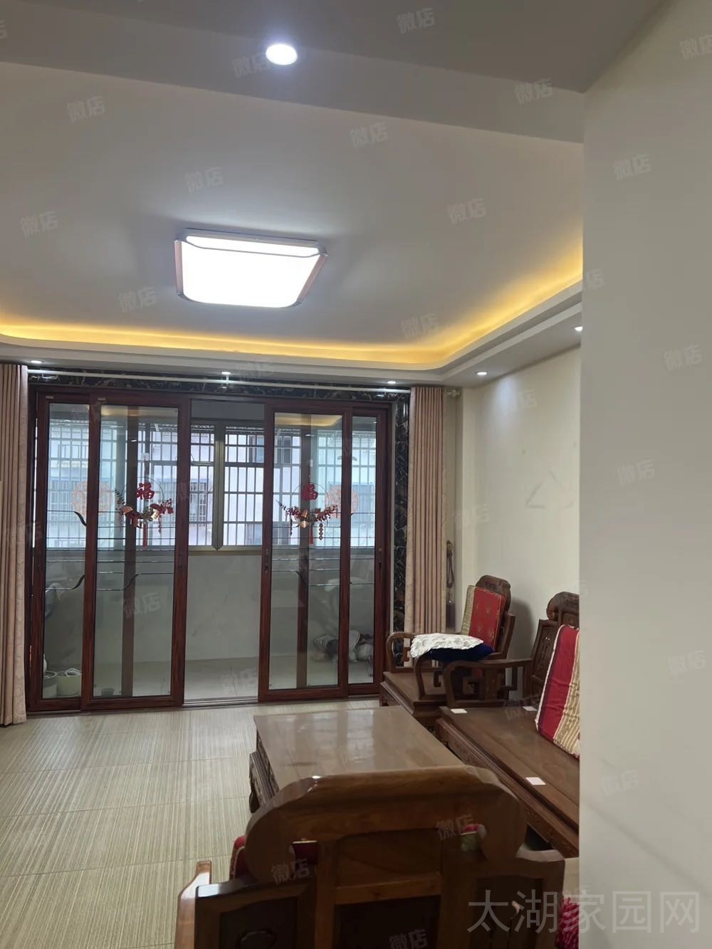 文博园烟雨江南黄金三楼  113㎡四室两厅 带车库55万元