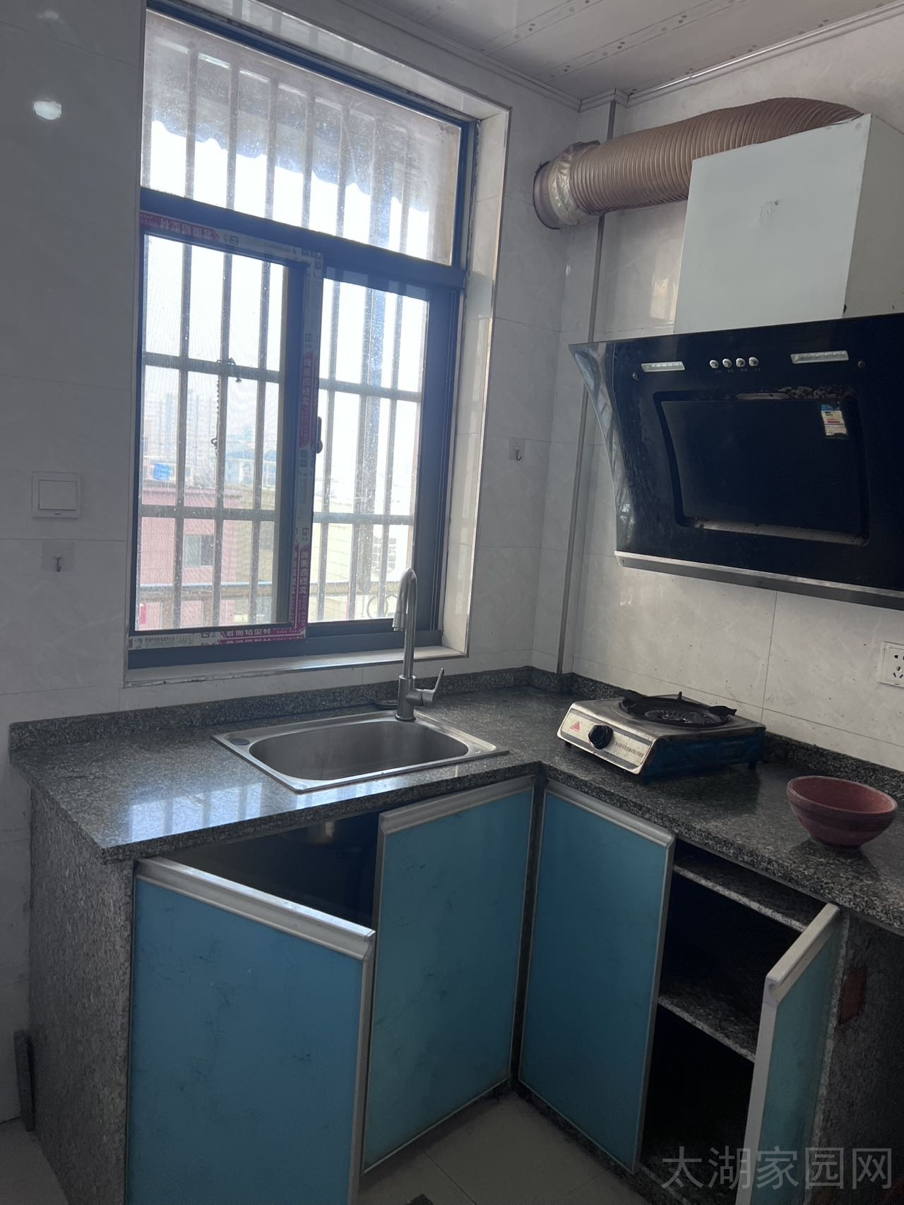 宋店小区  两室8500元/年