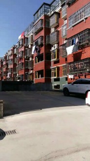 方合小区复式楼8000一年出租