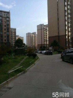 龙城庄园精装三室两厅两卫，证满两年 税低