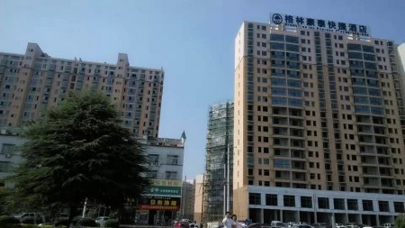 龙城庄园 3室 134.7㎡ 106万 毛坯:15759891198