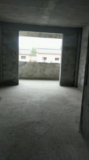 烟雨江南 四楼加五楼复式楼 （可分开出售）