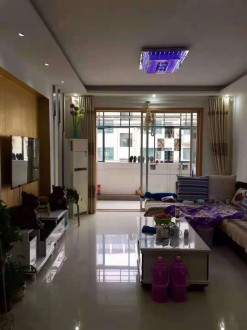 天泰花园 3室 118㎡ 115万 精装修 带杂物间、车库