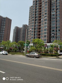 龙城庄园 3室 139㎡ 98万 毛坯