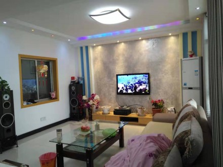 宏泰花园 3室 135㎡ 95万 精装修