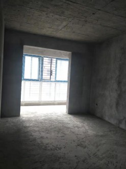 凤凰城 3室 112㎡ 84.8万 毛坯带车位一个