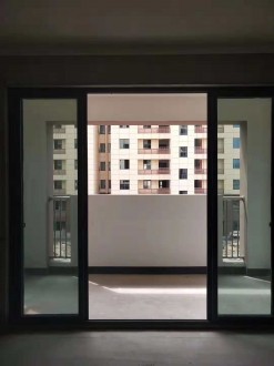 御湖城127平好楼层新毛坯出售